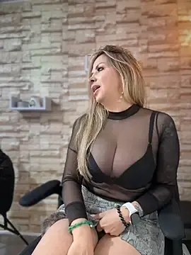 Stripchat Adult Webcams of _Abril-Office1