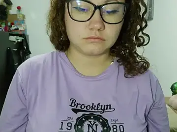 Stripchat Live Sex of curly_greeneyed