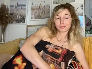 Stripchat Live Sex Cam of ivankai_