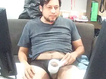 Stripchat Live Sex Cam of simpatico1000