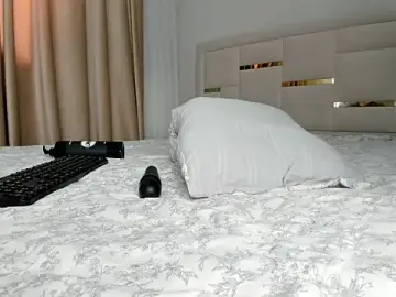 Stripchat Live Sex of Lola_Peach