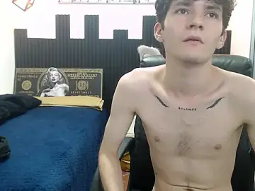 Stripchat Free Porn Cam of trevor_mob
