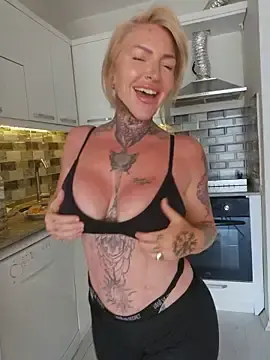 Stripchat Sex Chat of TravelMommyBlair