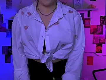 Stripchat Sex Cam of luna_berryy