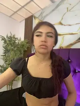Stripchat Sex Cam of kira_ec