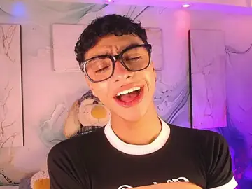 Stripchat Free Porn Cam of Owen_JP