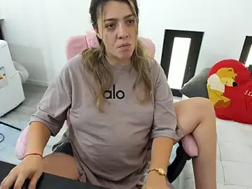 Stripchat Free Live Porn of Dyana_Kaylinn