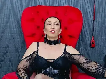 Stripchat Adult Webcam of MistressDora
