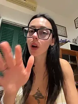 Stripchat Sex Cam of alibi_room
