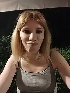 Stripchat Live Sex Cam of EvyLure