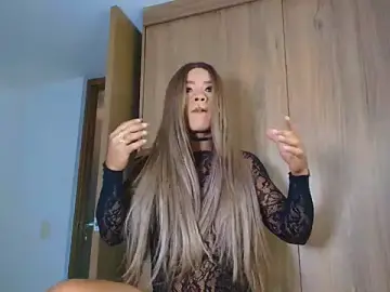 Stripchat Sex Chat of SARA_TS_FOX
