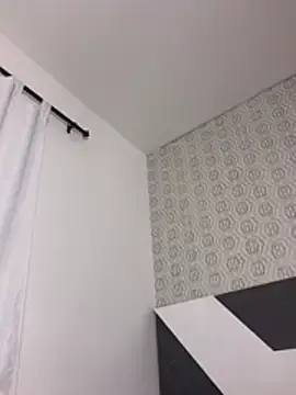 Stripchat Live Sex Cam of Mia_rivers__