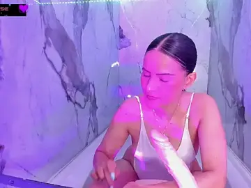 Stripchat Best live sex cam show of Coco_Balenciaga_