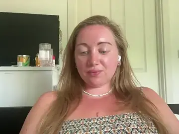 Stripchat Nude Webcam of arielsweetieee
