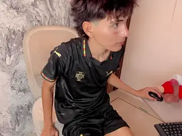 Stripchat Free Live Porn of christopher_robin4