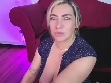 Stripchat Best live sex cam show of Isabella_lt