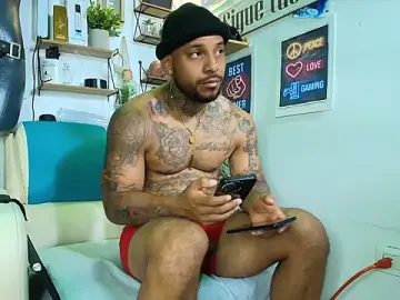 Stripchat Live Sex of Leenar_Key