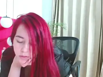 Stripchat Sex Cam of Sophie_ponce