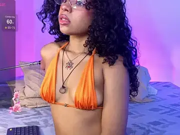 Stripchat Nude Webcam of lucie_petite