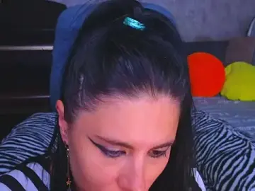 Stripchat Free Live Porn of Kitty4_Reed