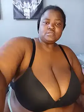 Stripchat Nude Webcam of ChubbyLucia