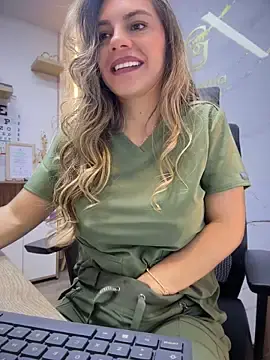 Stripchat Free Porn Cam of alicee16