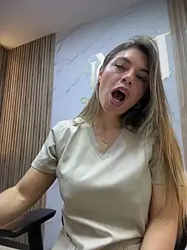 Stripchat Live Sex of alicee16