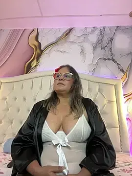 Stripchat Sex Chat of Lucy_Milf_474