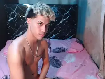 Stripchat Watch Live Sex Cams of Wild_Squad