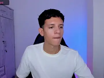 Stripchat Live Sex Cam of tylernova