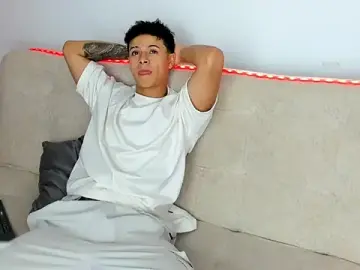 Stripchat Live Sex Cam of _Alex_Colton