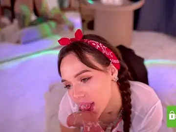 Stripchat Watch Live Sex Cams of Bllowjoyy