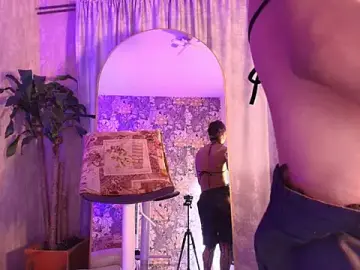 Stripchat Live Sex Cam of davis_saint