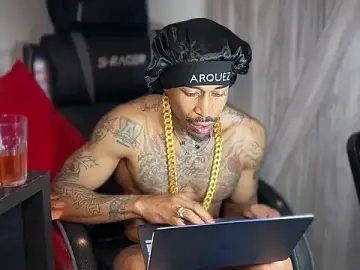 Stripchat Live Sex Cam of StillArQuez