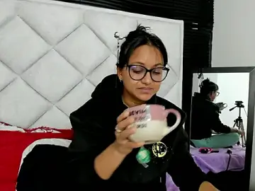 Stripchat Free Porn Cam of azul_moonn