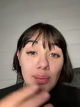 Stripchat Adult Webcam of Abrildqquino