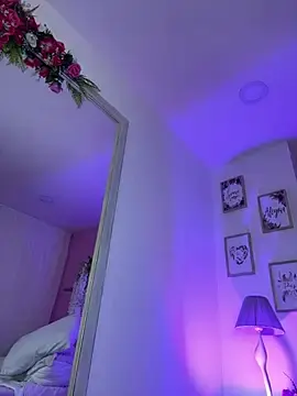 Stripchat Best live sex cam show of LauraRaider