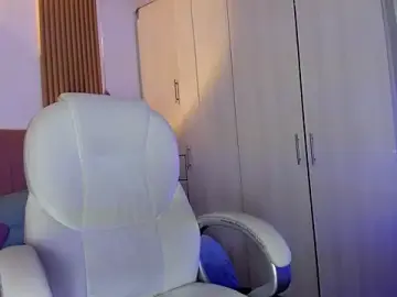 Stripchat Free Live Porn of mia_nevaeh