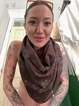Stripchat Best live sex cam show of SaintSquirt