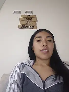 Stripchat Free Porn Cam of Amber-gold