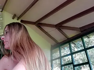 Stripchat Live Sex Cam of Angiehuston1