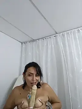 Stripchat Live Sex Cam of zullyxhot
