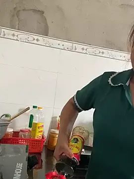 Stripchat Free Live Porn of Linaannn