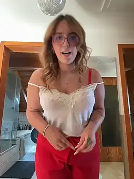 Stripchat Adult Video Chat of Naomi-Klein