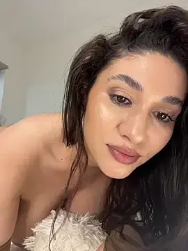 Stripchat Live Sex Cam of IrisBlues