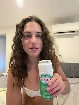 Stripchat Free Porn Cam of CoquineCharmeuse
