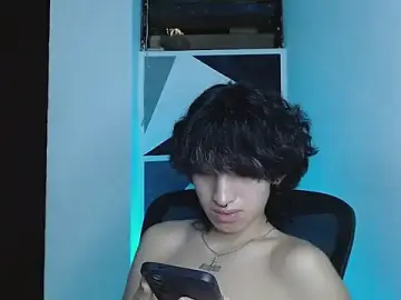 Stripchat Free Porn Cam of littlextreme