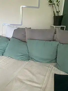 Stripchat Free Porn Cam of SweetPetiteNoir