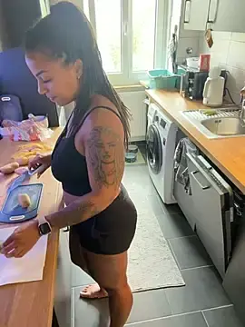 Stripchat Free Live Porn of SweetPetiteNoir