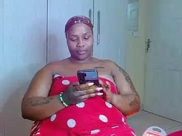 Stripchat Live Sex Cam of curvycloe1